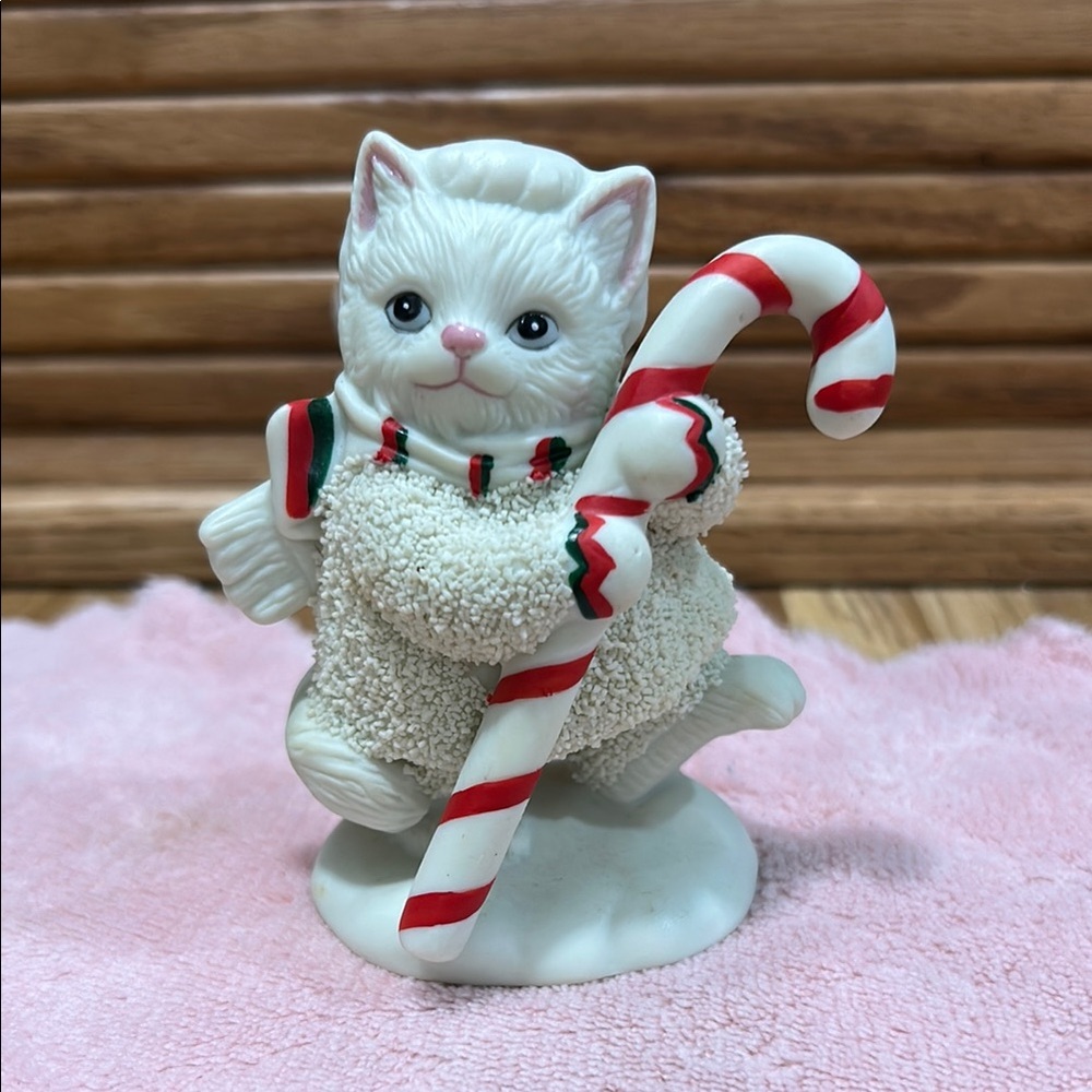 Lefton Kitty Snowflake 1992 Cat Figurine with Candy Cane